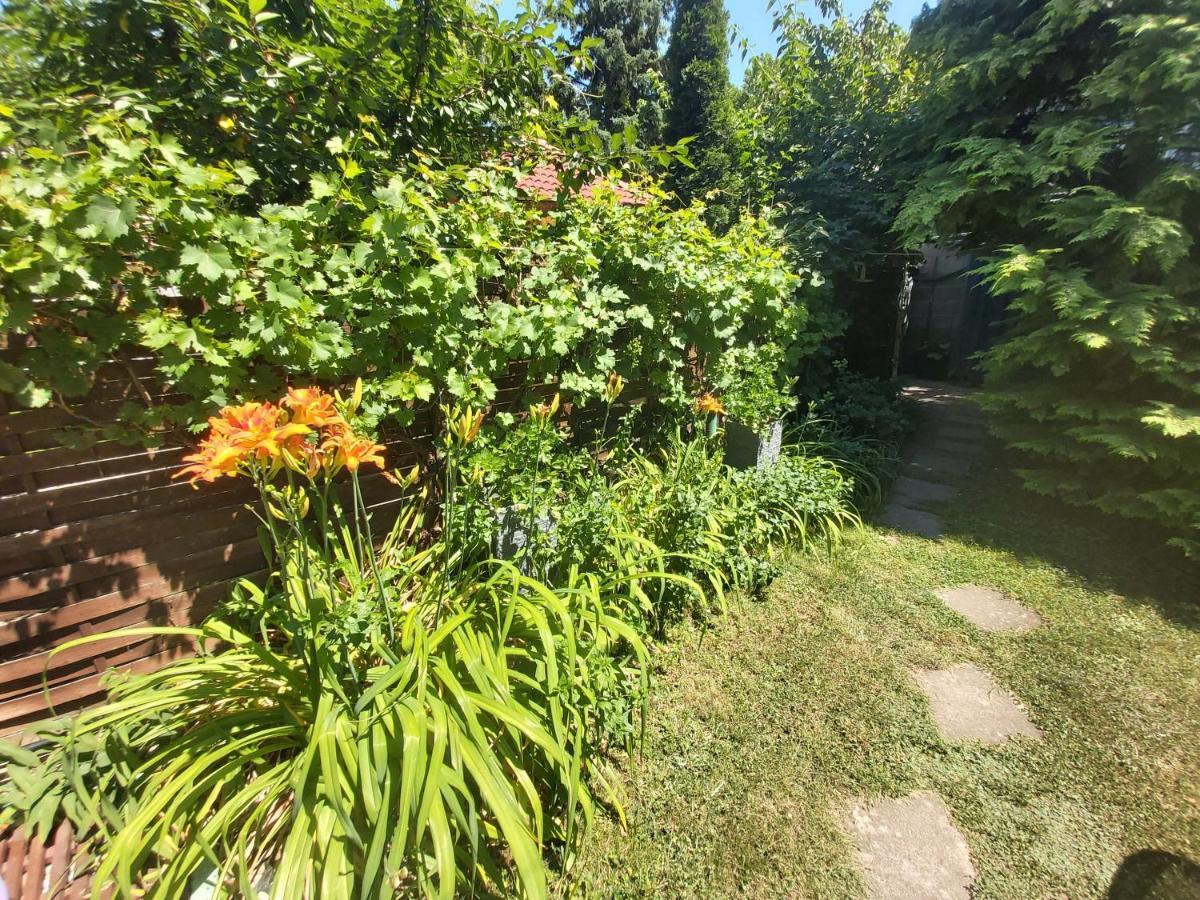 Relax Bungalow Terrace, Glamping Fahaz Siófok Buitenkant foto
